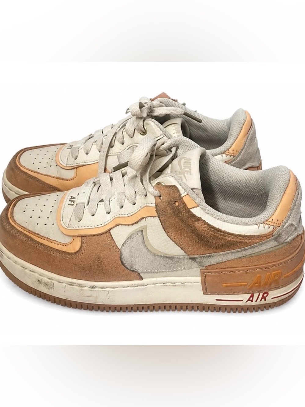Nike Kids Low-Top Sneakers in Peach and Light Gray